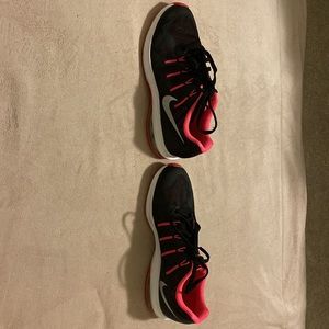 Nike sneakers size 6.5y AKA 8 in woman’s